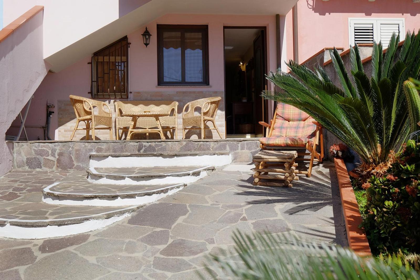Vacanze Mare Теулада Экстерьер фото