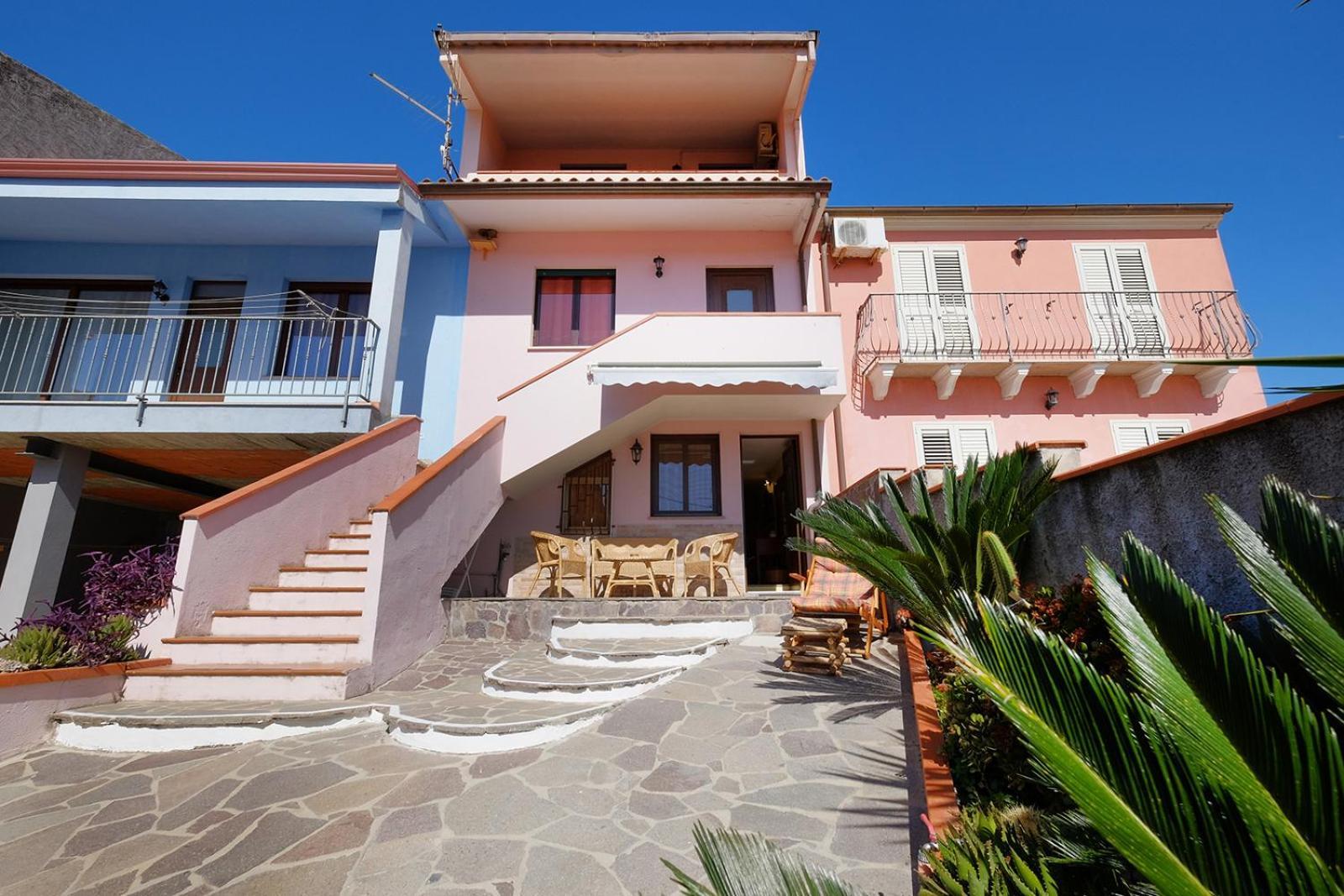 Vacanze Mare Теулада Экстерьер фото
